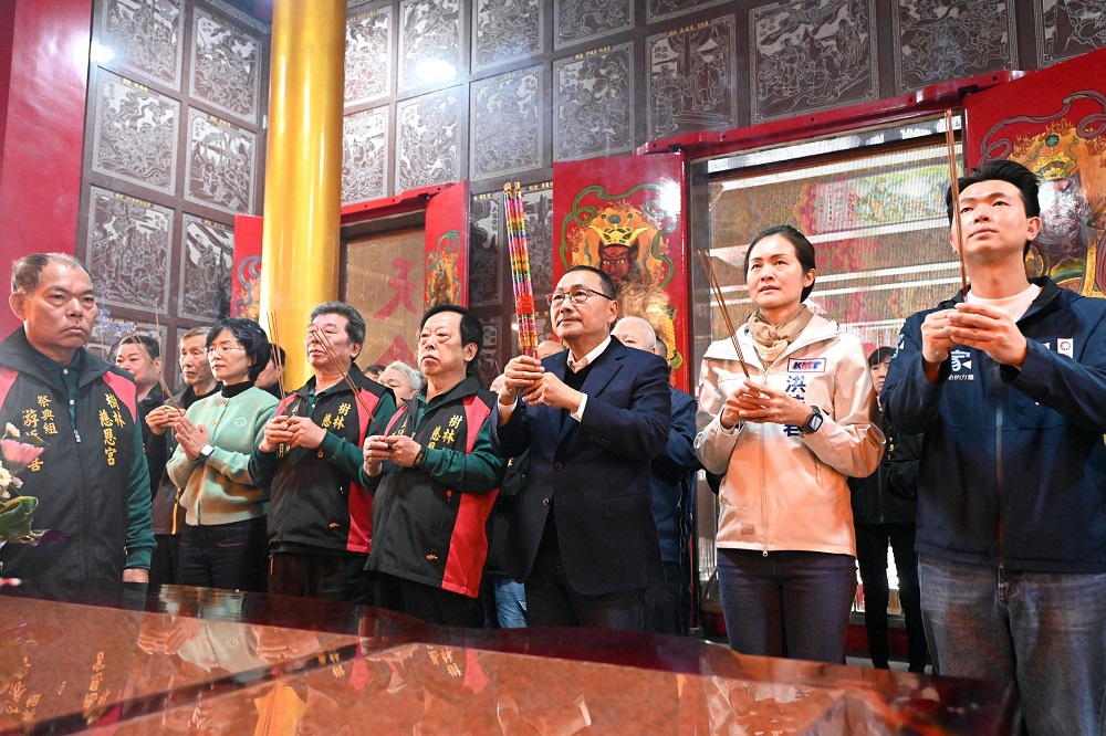 阿彌陀佛聖誕　侯友宜樹林光明寺、慈恩宮參拜祈願市政順利