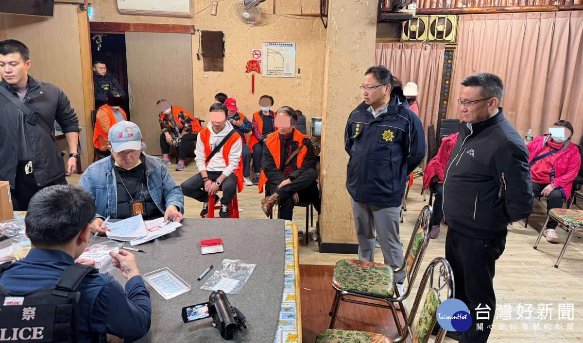 卡拉OK掩護天九牌賭場，中壢警夜襲28人全數到案。