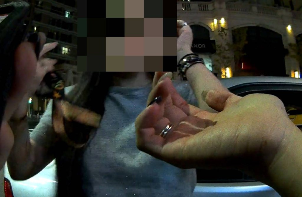 怕約會破功！通緝女遇警盤查　瞎掰「割耳補唇」仍被識破