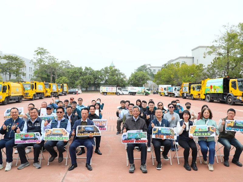 打造獨特風貌 垃圾車變身環保新亮點 嘉義縣美化清運車融入在地特色