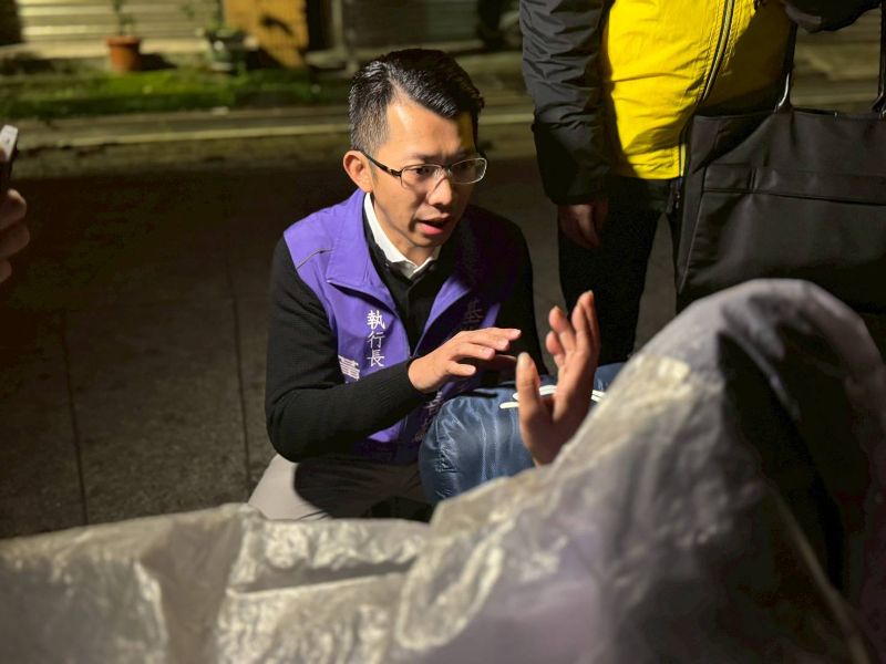 寒流夜襲基隆 天行者出任務 路行者希望學院深夜出勤 低溫關懷不中斷