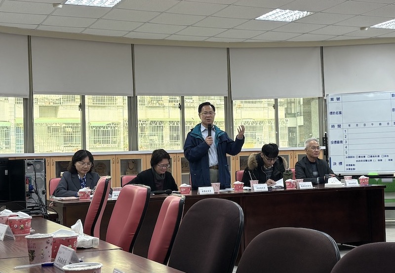 民眾黨不分區立法委員張啓楷邀教育部和運動部等相關部會協商嘉義市棒球場照明改善及嘉北、志航、蘭潭等國小、嘉義國中、蘭潭國中等多所學校申請補助案,力拚最快三月通過。(圖/張啓楷立委服務處提供)