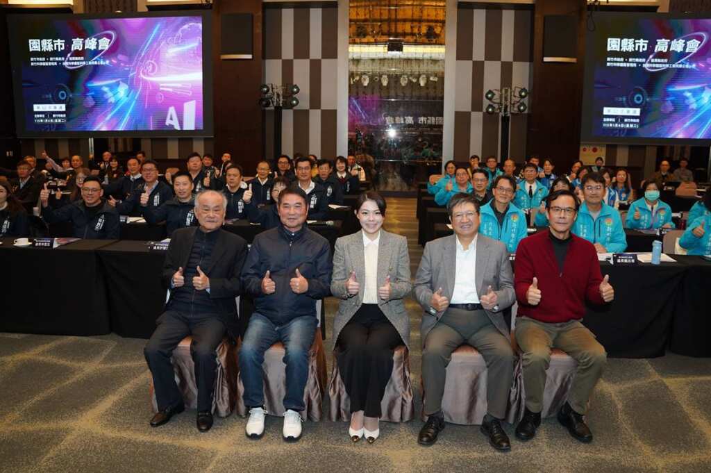 ▲台灣科學工業園區科學工業同業公會理事長李金恭、苗栗縣長鍾東錦、新竹市長高虹安、新竹縣長楊文科、新竹科學園區管理局長胡世民共同出席。