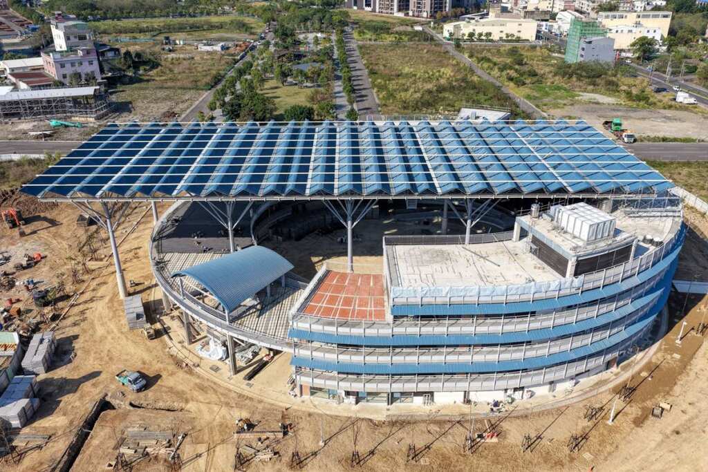 ▲竹東客家文化大禾埕建築工程正在施工,力拚今年底營運。