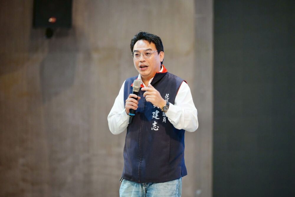 何啟聖宣布參選花蓮縣長 吳建志諷:名嘴式政治碰瓷 202 何啟聖宣布參選花蓮縣長 吳建志諷:名嘴式政治碰瓷 201