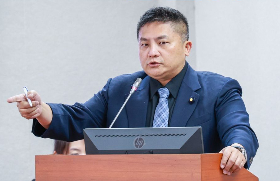 不是宜蘭人要選宜蘭縣長!吳宗憲這樣回應 黨內競爭願與張勝德公開辯論 - https://www.watchmedia01.com