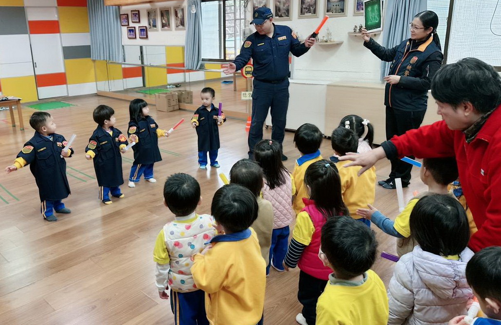 道安教育不嫌早 桃園交警培養幼童正確用路素養 - https://www.watchmedia01.com