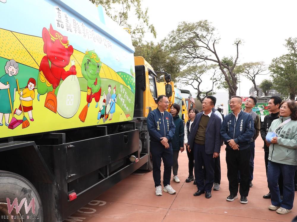 嘉義縣政府環保局推「廢棄物清運車輛形象提升計畫」,美化清運車外觀,將擴大為全縣270輛清運車提供美化補助。(圖/嘉義縣政府提供)