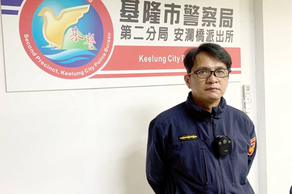 騎士沒油錢又搞丟 暖警協助順利返家 41 %E6%9E%97%E5%95%93%E6%AD%A3
