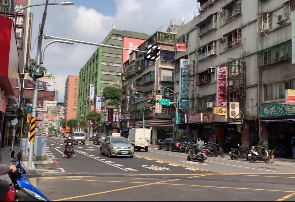 補足中和莒光路安全防線 張嘉玲爭取閃燈號誌阻斷奪命風險 200 248260107a04