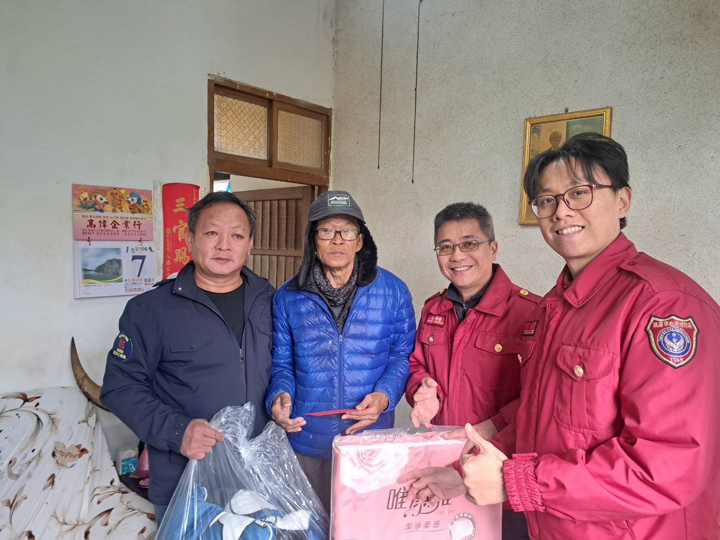 桃消圳頂分隊關懷弱勢長者 寒冬送生活物資助度好年 S 22053610 0