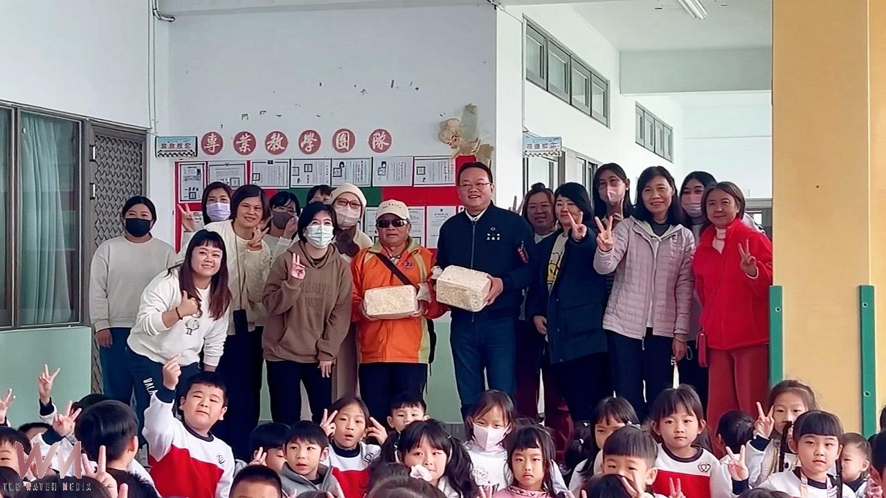 爆米香親贈幼兒園 黃健忠肯定師傅巧手成為文化教育活教材 - https://www.watchmedia01.com