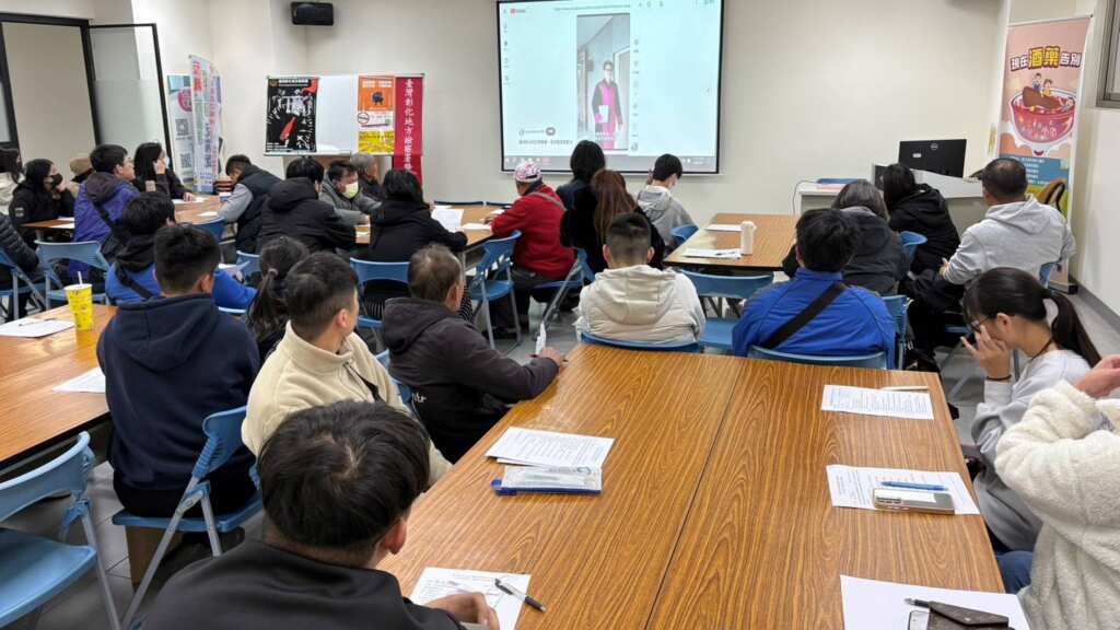 ▲彰化地檢署透過法治教育課程播放台版地面師-反詐騙宣導短影音。（圖／彰化地檢署提供）