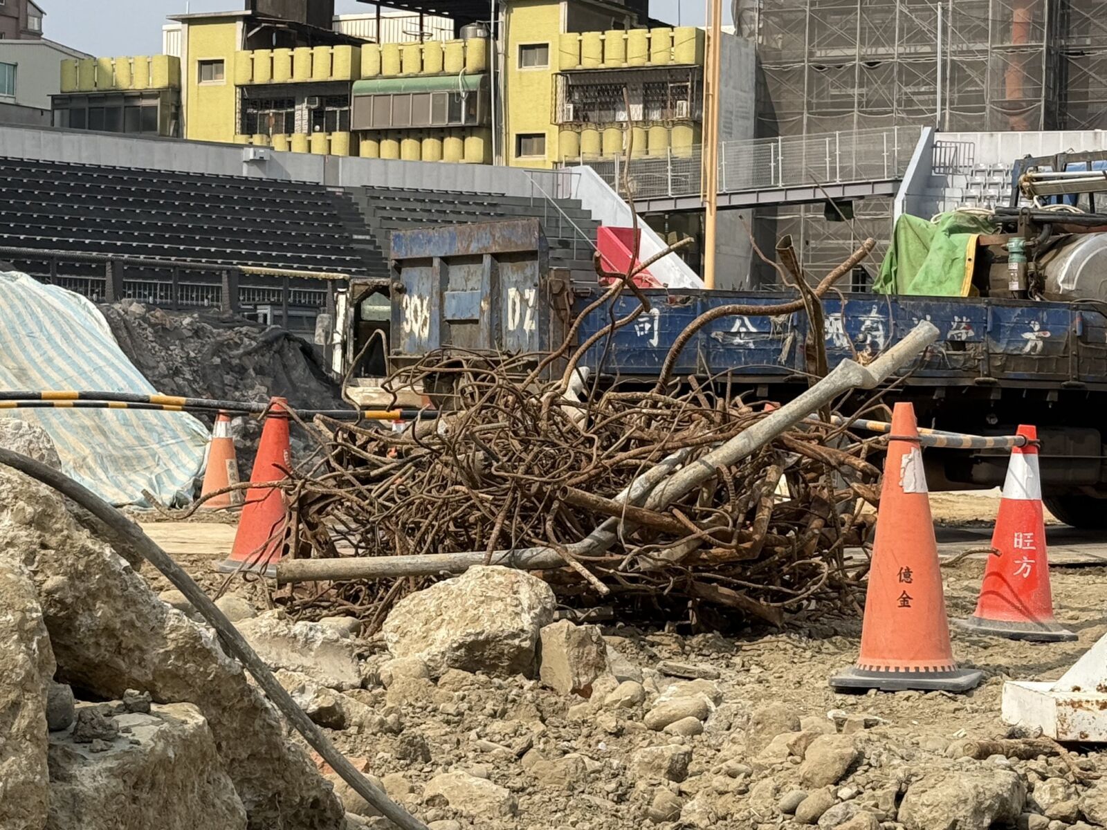 秀新竹棒球場現場照 施淑婷誓言:市府會求償追究到底 194 秀新竹棒球場現場照 施淑婷誓言:市府會求償追究到底 193