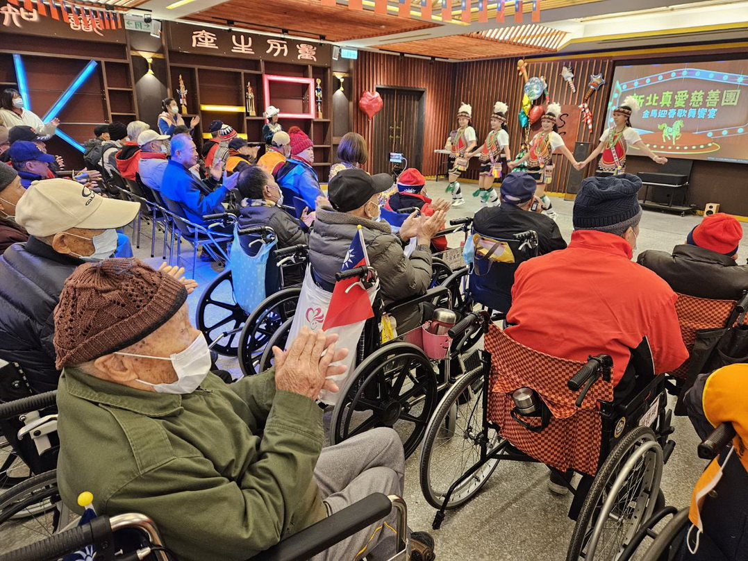傳遞愛的力量 新北真愛慈善團歌舞傳愛 桃園榮家長輩幸福滿點 - https://www.watchmedia01.com