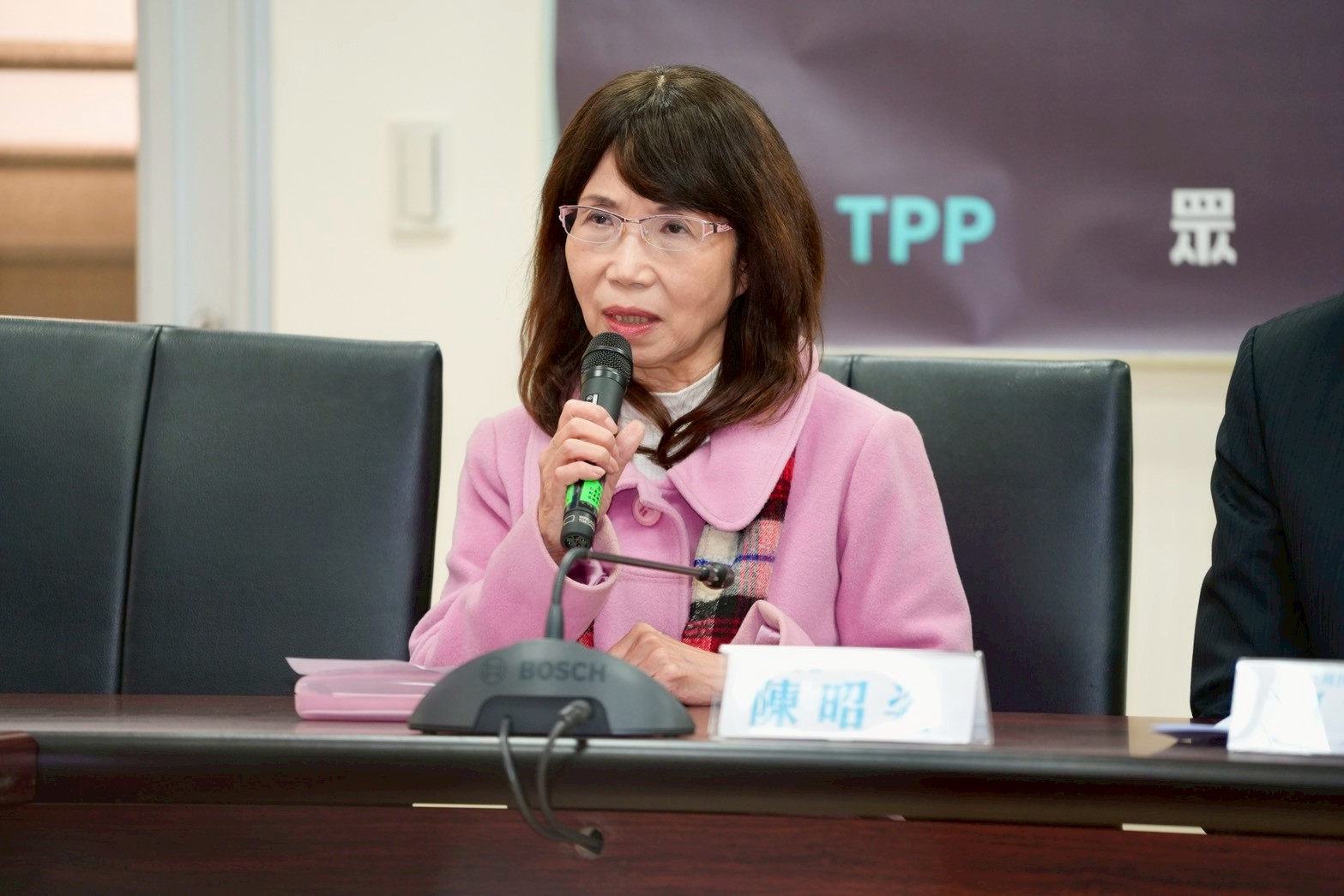再赴立院替陳昭姿圓「代孕入法」心願 柯文哲:好意找題降低朝野對立 226 再赴立院替陳昭姿圓「代孕入法」心願 柯文哲:好意找題降低朝野對立 225