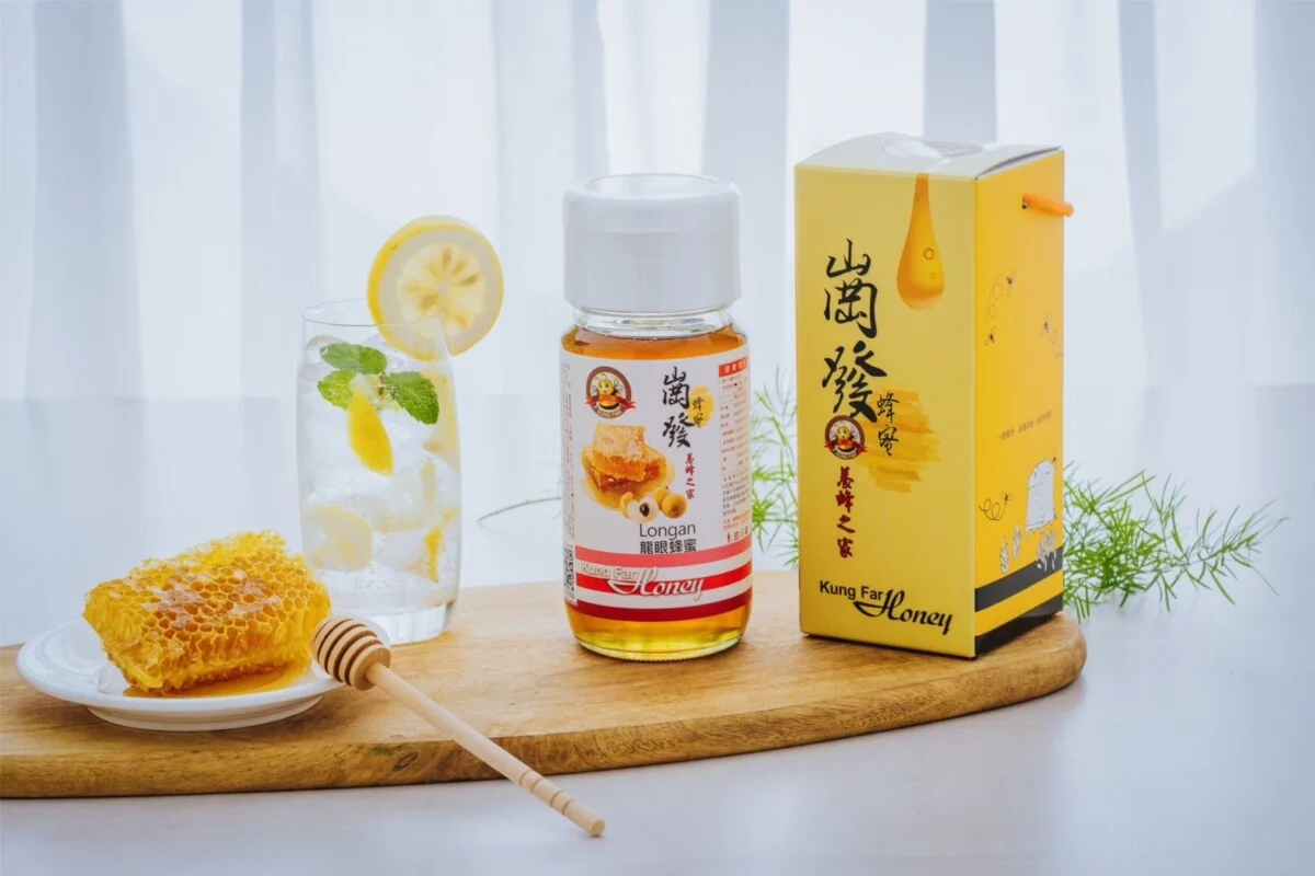 ▲逛時尚周、買高雄味!觀光圈優質伴手禮快閃高雄港七號碼頭。