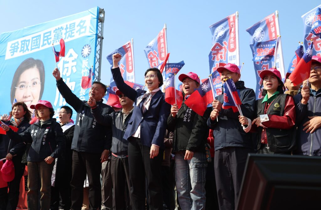國會戰隊、逾萬民眾熱情相挺造勢 徐欣瑩起手式展現強悍陸戰實力 38 11501111