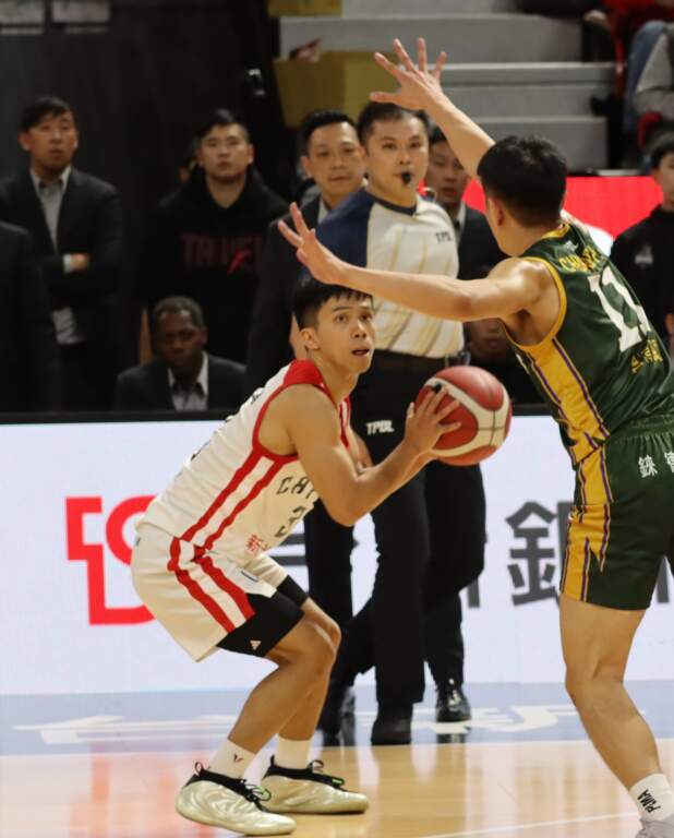 丁丁打出生涯代表作,率戰神隊取勝TPBL龍頭大哥雲豹隊。 (潘安彥攝影)