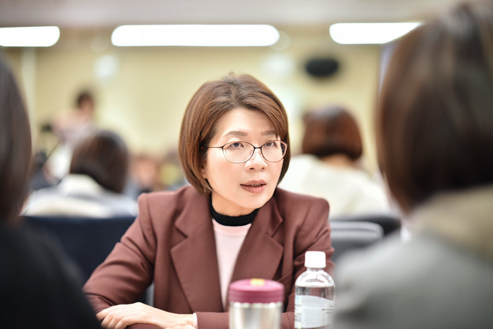 石崇良憂藍白「台灣未來帳戶」排擠資源　黃秀芳：孩子未來不應淪選舉操作 209