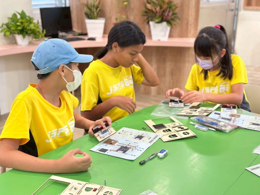 星耀年度開辦103場公益行動,成功陪伴300為偏鄉學童發展學習志向。(星耀能源提供)