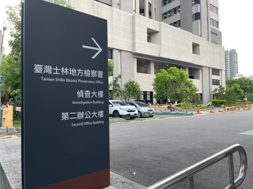 獸父警官涉性侵親女348次!開庭前夕驚傳陳屍住處