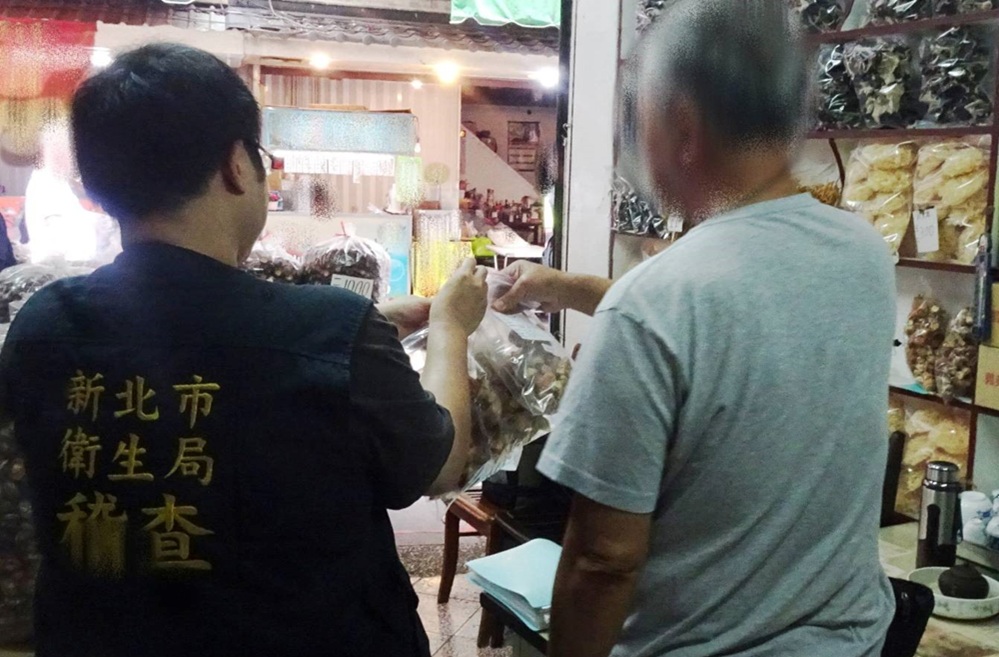 抽驗200春節應景食品2件不合格 新北市即日起發送簡易試劑 210 cnews204260113a16