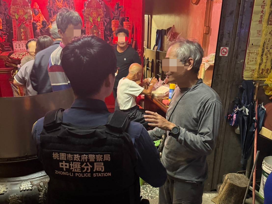 中壢失智翁迷途整天沒吃飯 警靠「1線索」找出身分助團圓 154621 2