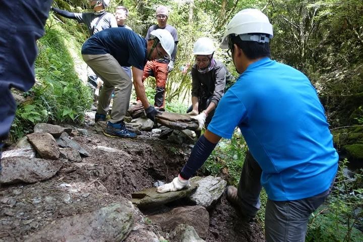 從旅人到護山:嘉明湖手作步道十載 雙手築起永續之路