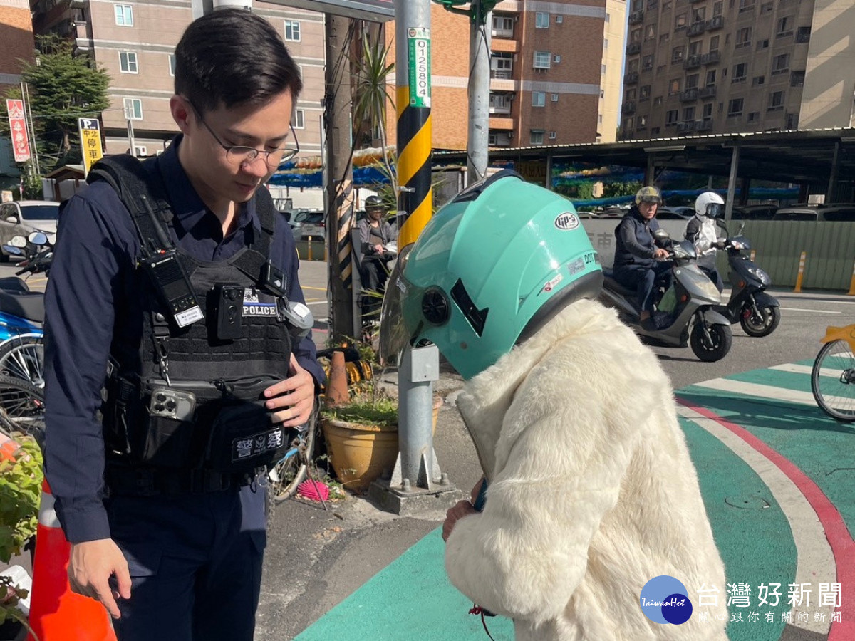 老婦市區迷途，中壢警關懷協助返家。