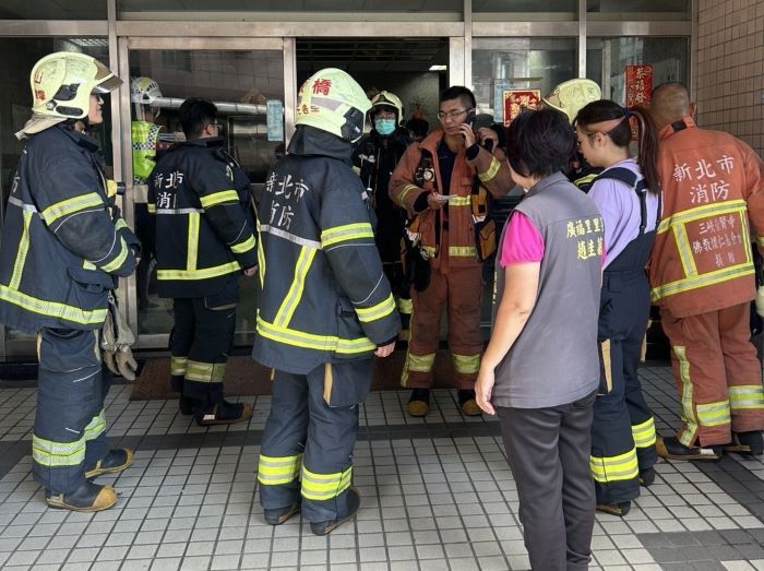 永遠站在第一線的里長 趙桂菊護里民奮不顧身 21 %E6%9D%BF%E6%B6%88%E4%BA%8C 2