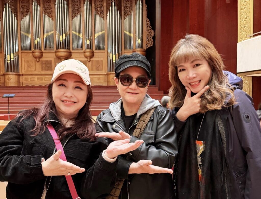 不得了!第一學府開唱,台下一排全是青春!民歌女神邰肇玫、鄭怡、王海玲全合體 45 %E4%B8%8B%E5%8D%886.29 2026 1 14%E7%9A%84%E5%BD%B1%E5%83%8F 1