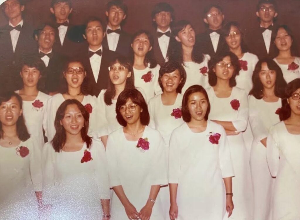 不得了!第一學府開唱,台下一排全是青春!民歌女神邰肇玫、鄭怡、王海玲全合體 46 %E4%B8%8B%E5%8D%886.29 2026 1 14%E7%9A%84%E5%BD%B1%E5%83%8F