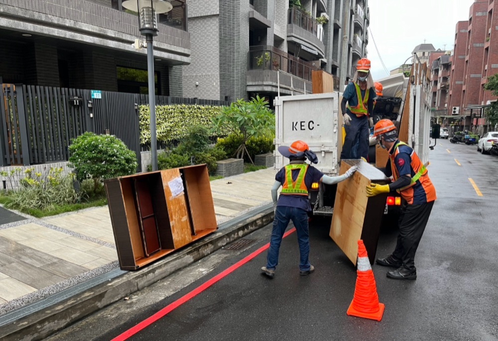 春節初一至初三停收垃圾 新北環保局設置70處定點收運站 218 248260114a09