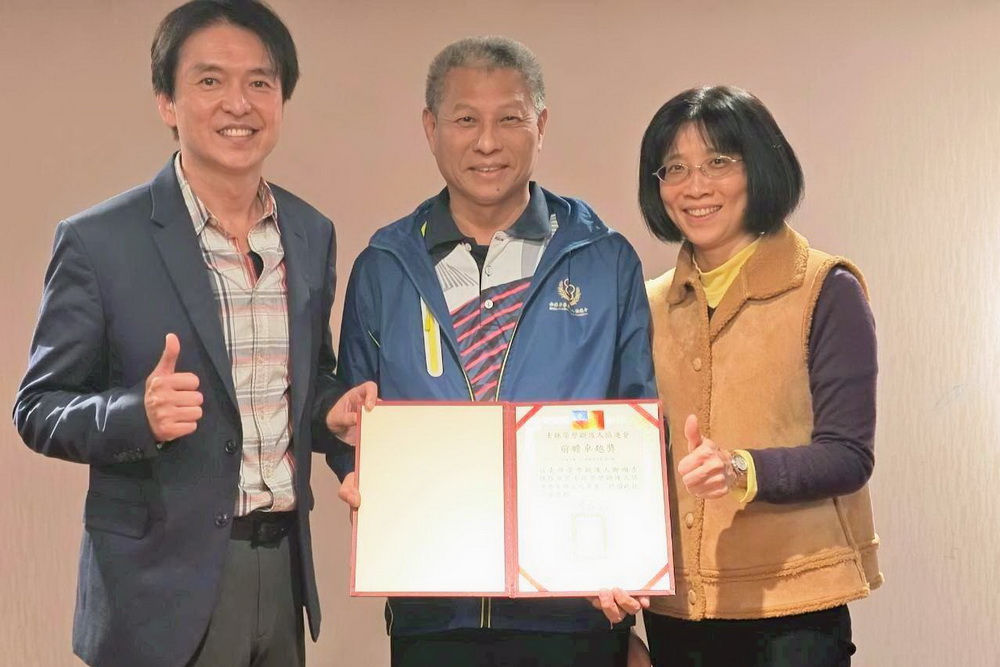 為更生人提供強而有力的後盾 士檢表揚48位榮譽觀護人 202 為更生人提供強而有力的後盾 士檢表揚48位榮譽觀護人 201