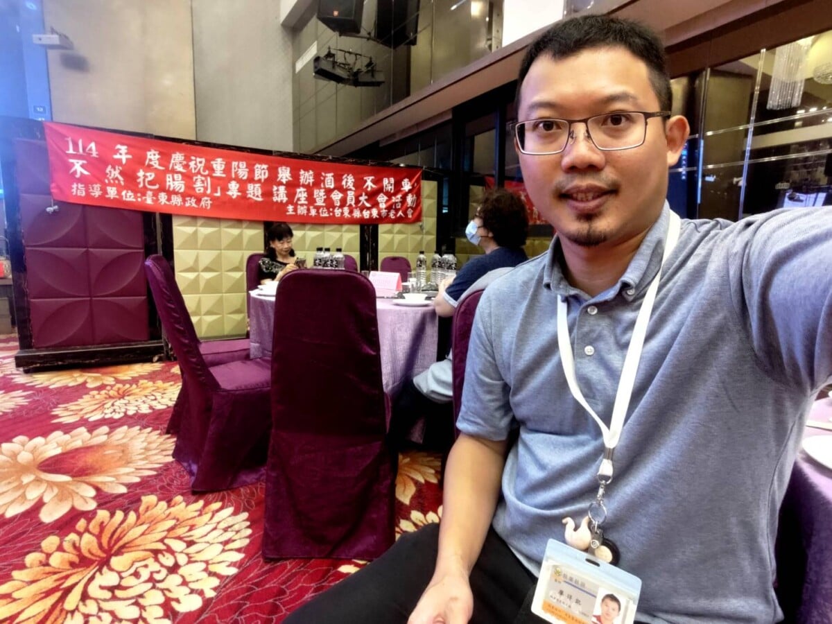 ▲不只在院內治療病人,一般外科廖得凱醫師也把握衛教講座的機會,提醒台東民眾注意自己的健康。