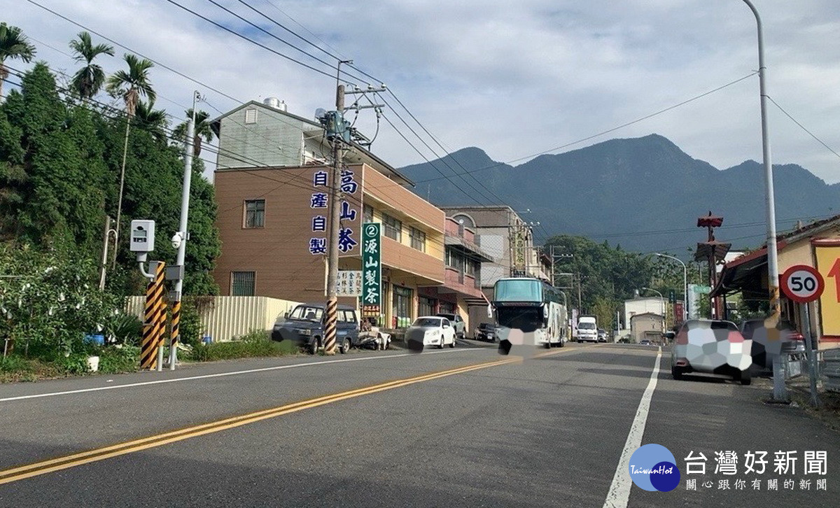 鹿谷鄉151線10.07公里處一年取締超速即達9千 2百多件，警方請大眾注意保持距離與速度。（南投縣交通隊提供）