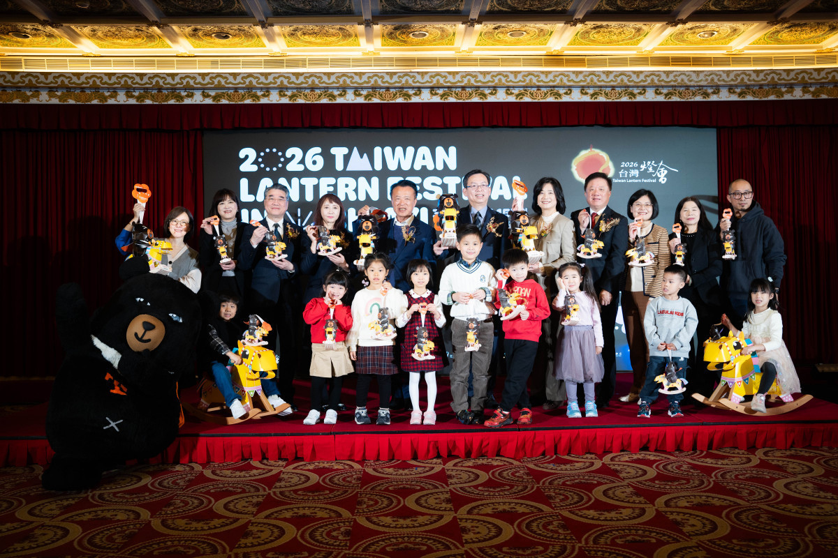 嘉義縣府將在台灣燈會期間限量發放「喔熊馬抵嘉」小提燈/嘉義縣提供