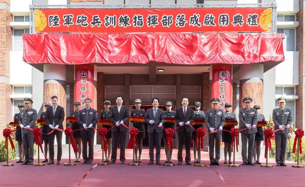▲陸軍砲兵訓練指揮部落成啟用,共創國防與市政發展雙贏計畫。
