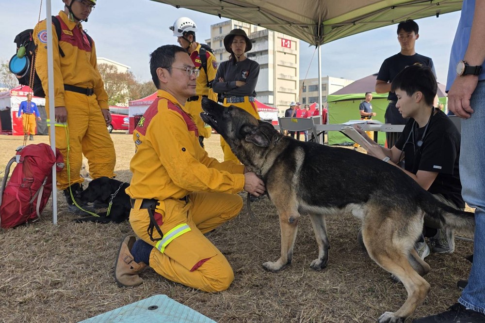 【台灣護國犬2-1】921後接軌國際搜救犬組織 內政部消防署:專業實力已為亞洲典範 234 【台灣護國犬2-1】921後接軌國際搜救犬組織 內政部消防署:專業實力已為亞洲典範 233