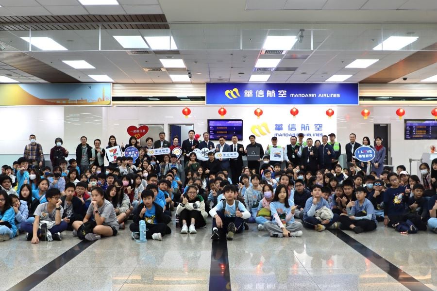 ▲華信航空「小小飛行家」學習營活動大合照。