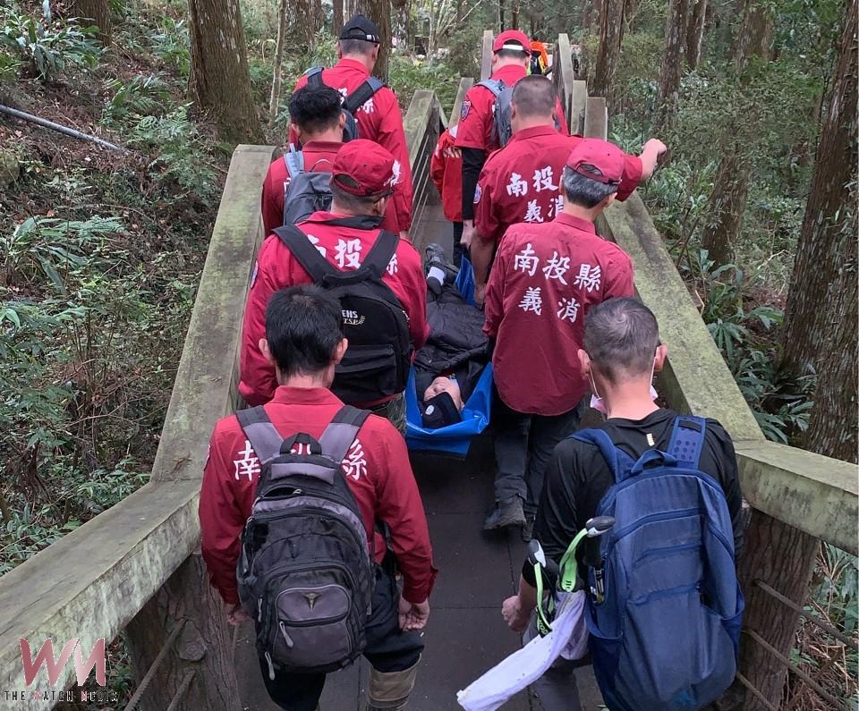 南投鹿谷溪頭鳳凰山林道一名山友現昏迷 消防局即刻救護 - https://www.watchmedia01.com