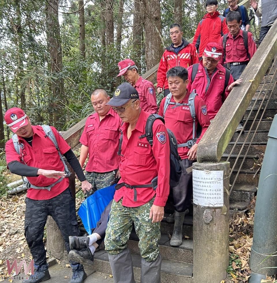 南投鹿谷溪頭鳳凰山林道一名山友現昏迷 消防局即刻救護 - https://www.watchmedia01.com