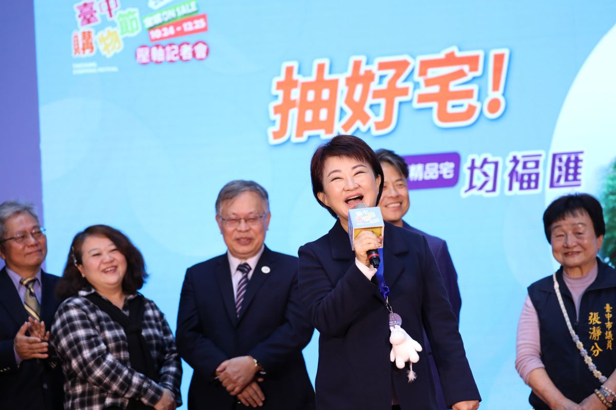 圖/盧市長笑說「市長的電話」已成為全民最期待的來電。(台中市政府經濟發展局 提供)