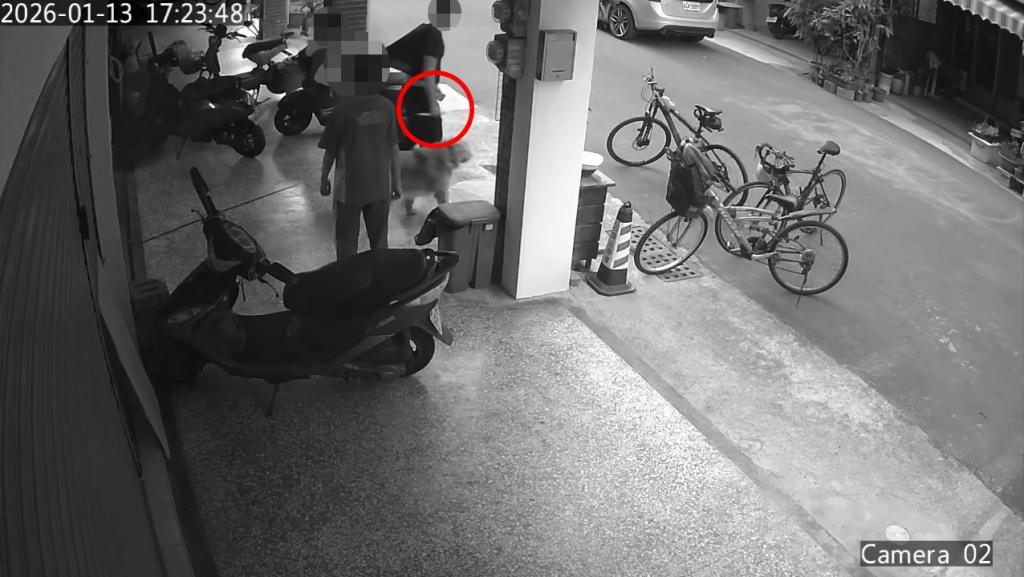 台南國中生「闖同學家」開槍持刀追人…他中彈2槍 家長驗傷提告了