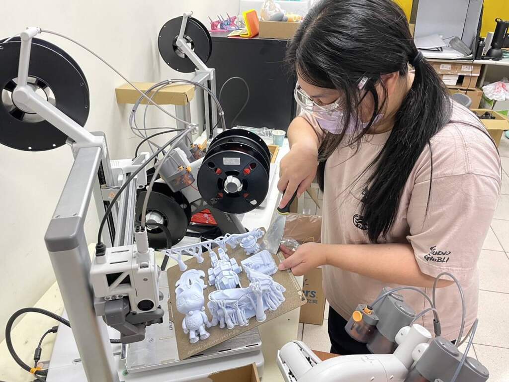 ▲妍君參加產投課程學新技術並應用於職場。(圖/中彰投分署提供)