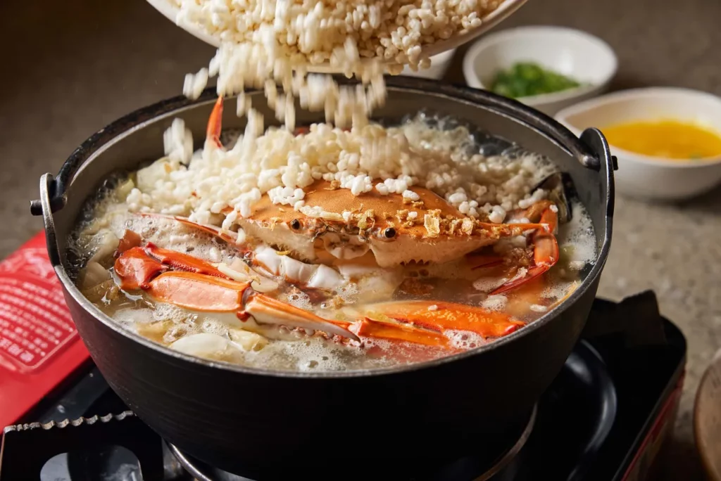 福容大飯店福隆福粵樓招牌菜「米香金湯海鮮鍋」