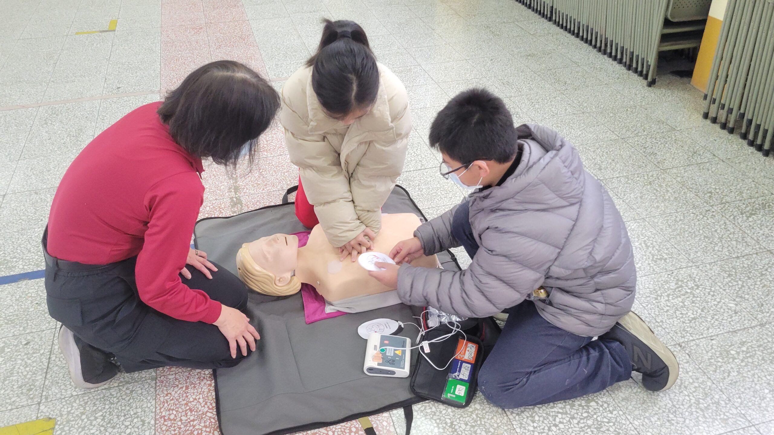 茄苳分隊傳授急救技能 逼真情境引學童驚呼 1436555 0 scaled