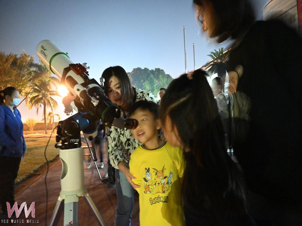 德興國小辦觀星活動 林惠如校長引領學童親眼見證冬季星空之美 - https://www.watchmedia01.com