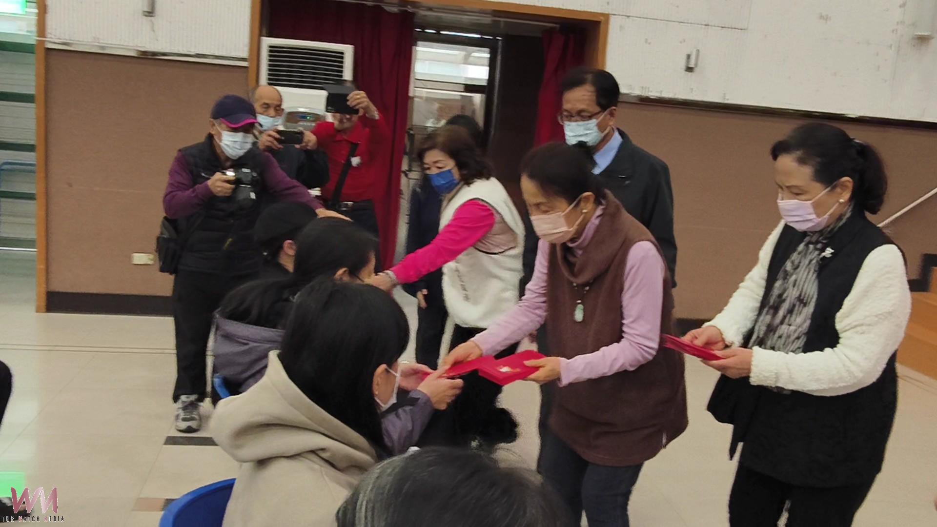 (有影片)/一份紅包一份暖 大通電子捐助彰化市特殊境遇家庭 - https://www.watchmedia01.com